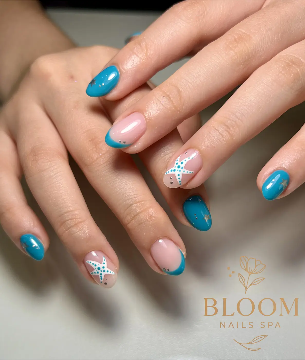 Diseño de uñas rojas brillantes en Miraflores - Bloom Nails Spa