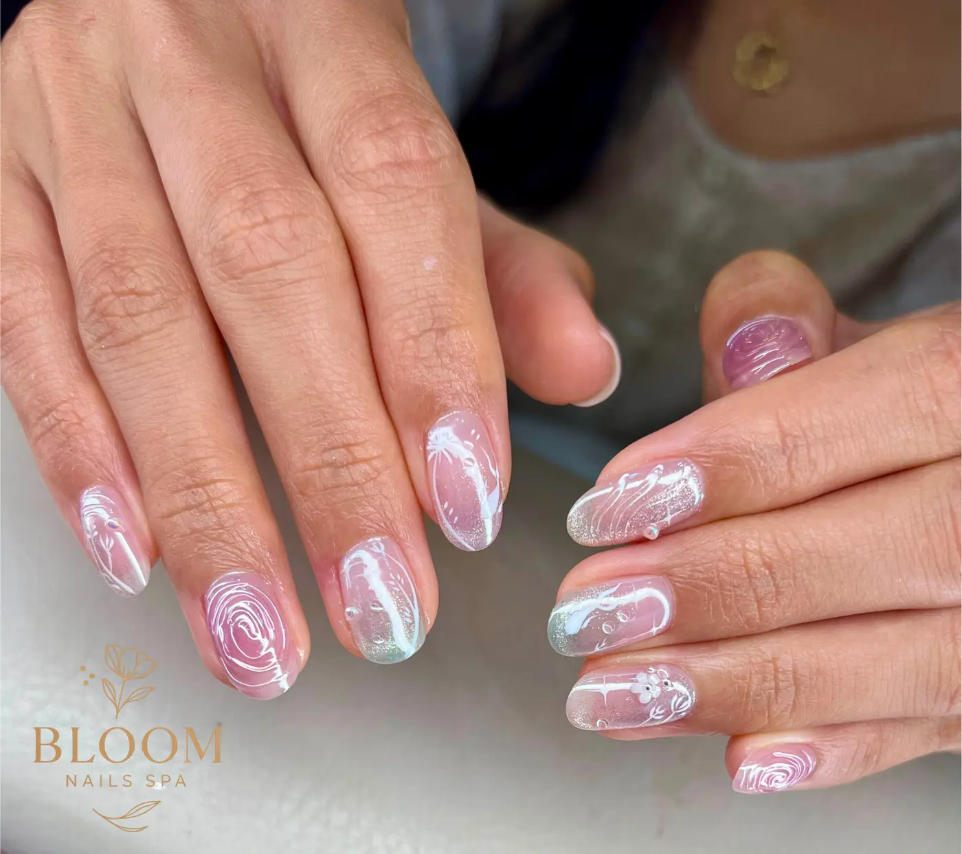 Diseño de uñas nude mate en Miraflores - Bloom Nails Spa