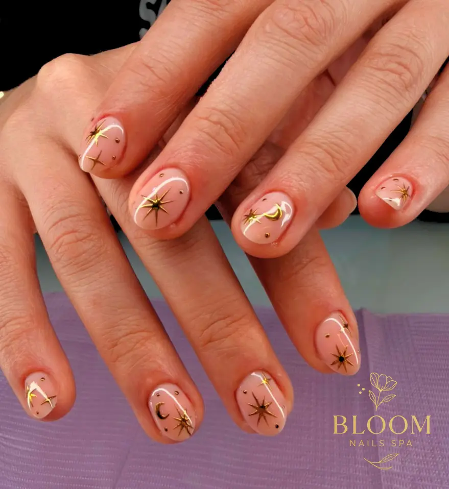 Diseño de uñas rosa claro en Miraflores - Bloom Nails Spa